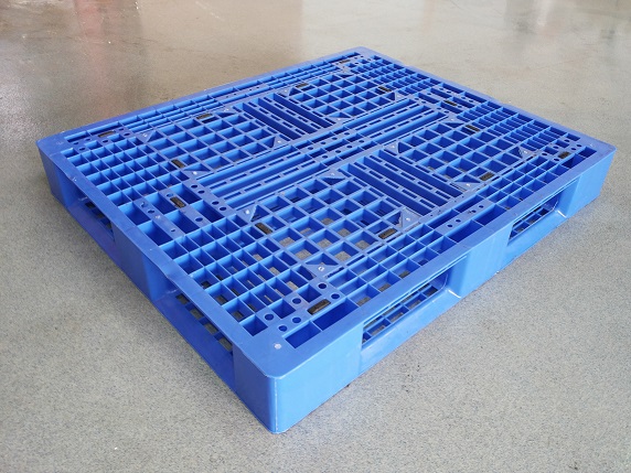 Gebruikte kunststof pallets 100x120cm OML blauw