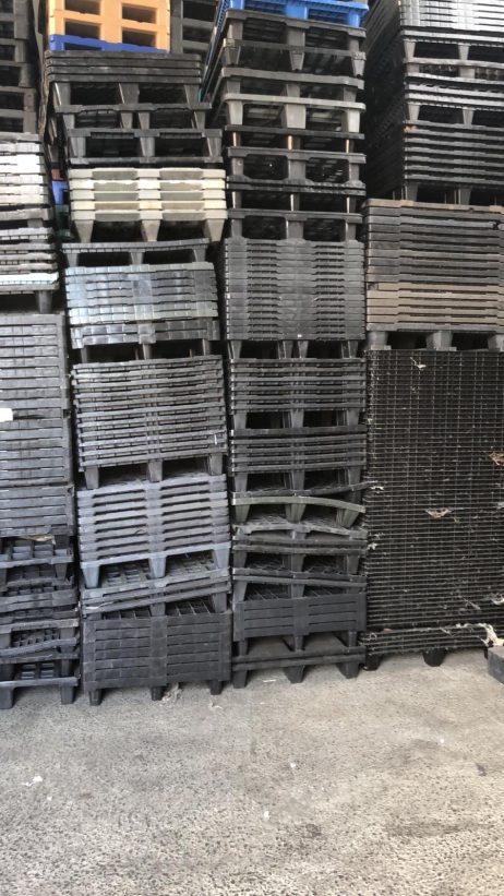 Gebruikte nestbare 80x120 pallets in de mix partij