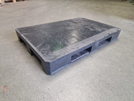 gebruikte kunststof pallets 80x120cm gesloten bovendek