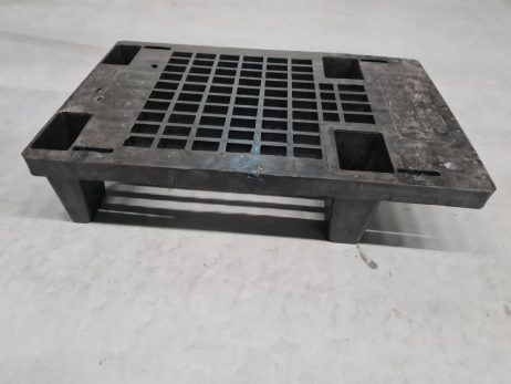 Gebruikte kunststof pallet 600x400 mm nestbaar