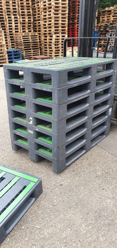 Gebruikte kunststofpallet 1200x800mm