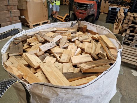 Brandhout lengte tot 25cm hout van oude pallets