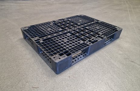 Gebruikte kunststof pallet 80x110cm 3 runner
