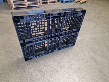 Gebruikte kunststof pallet 80x110cm onderkant