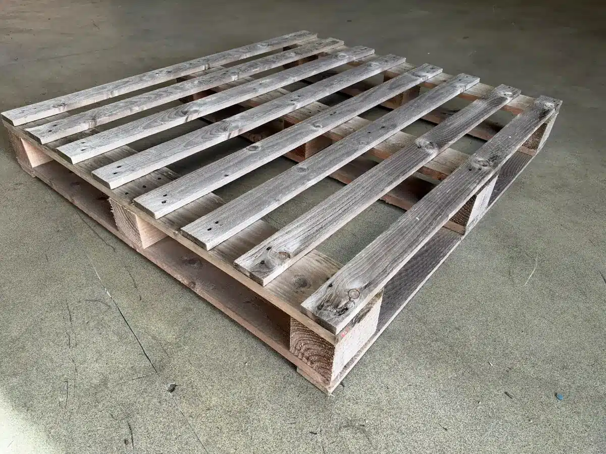 Gebruikte pallets 114x132cm op voorraad bij Pallet Plaza